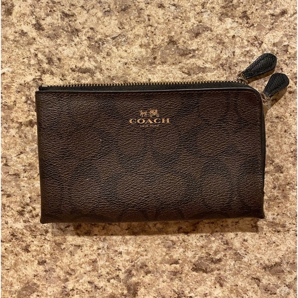 Coach Handbags - COACH wristlet wallet